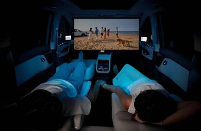 今年暑假，电车彩电、冰箱、大沙发、帐篷、自驾游干翻酒店