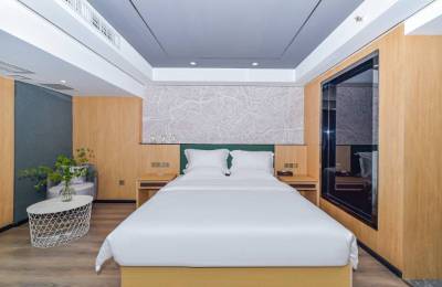 酒店降价潮来袭：价格下行，价值能否 “不掉线”？