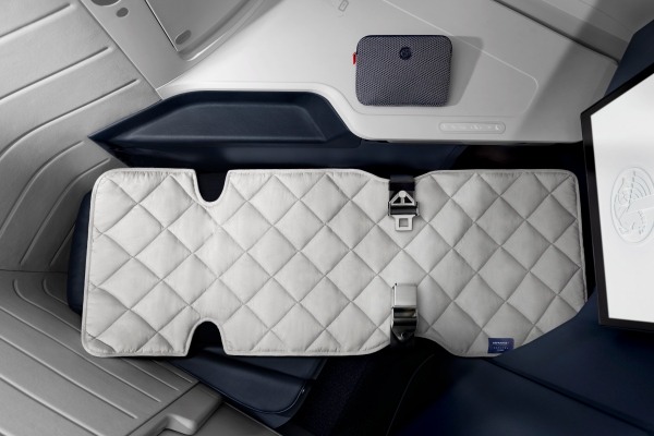 索菲特MY BED床垫全面覆盖商务舱座椅_副本.jpg