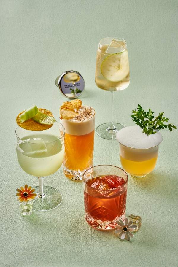 1764391686.jpg Marc Jacobs Fragrance节日联名定制鸡尾酒_副本.jpg