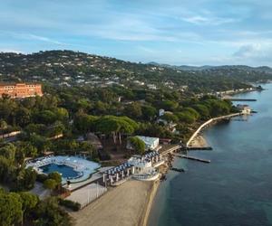 COMO酒店及度假村重启蔚蓝海岸传奇之地，于此俯瞰圣特罗佩湾壮丽景致